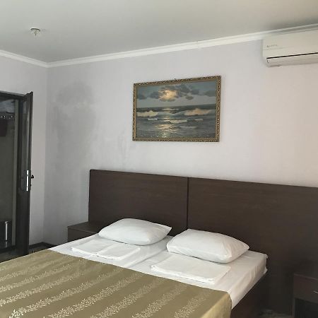 Apra Hotell Lidzava Exteriör bild
